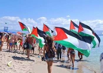 Poetto, flash mob per la Palestina