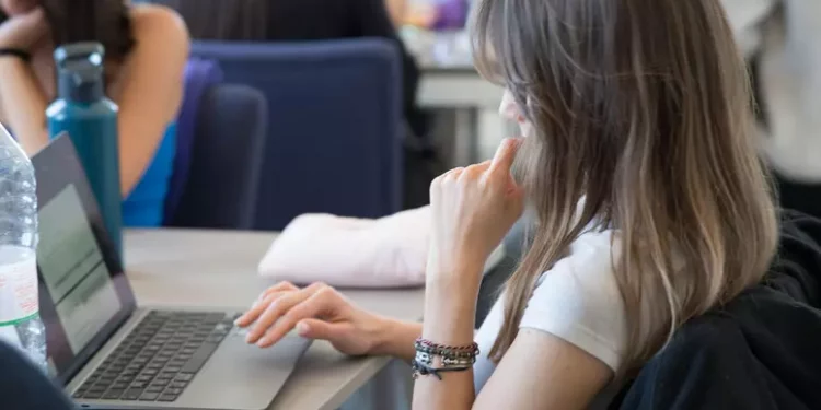 Più che triplicate le imprese sarde che vendono solo online