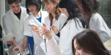 Università, oltre 24 mila posti disponibili per gli aspiranti medici: è record