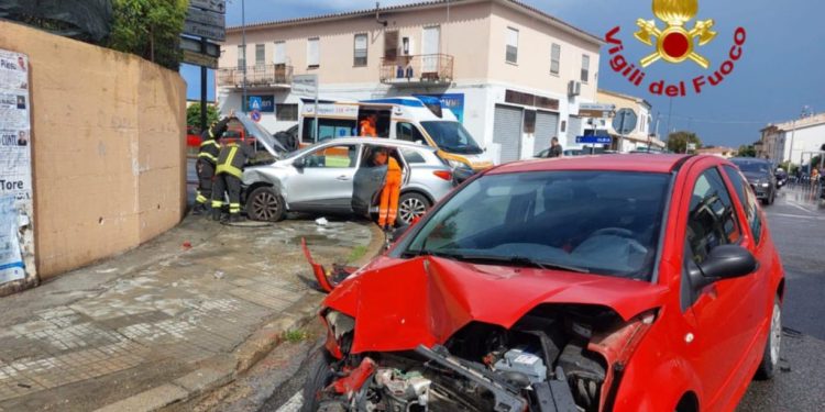 Grave incidente stradale a Posada all’incrocio fra via Mazzini e via Veneto: 4 feriti