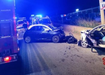 Grave incidente a Cagliari, frontale con auto distrutte, due feriti