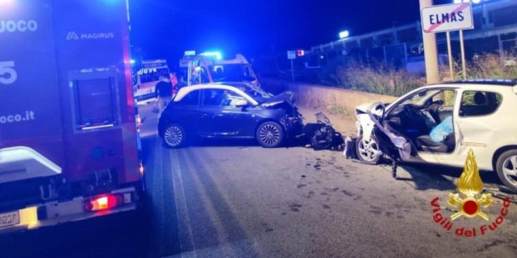 Grave incidente a Cagliari, frontale con auto distrutte, due feriti