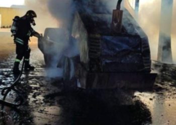 In fiamme capannone nella zona industriale di Villacidro