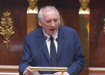 Cade il governo Bayrou, Assemblée Nationale nega la fiducia