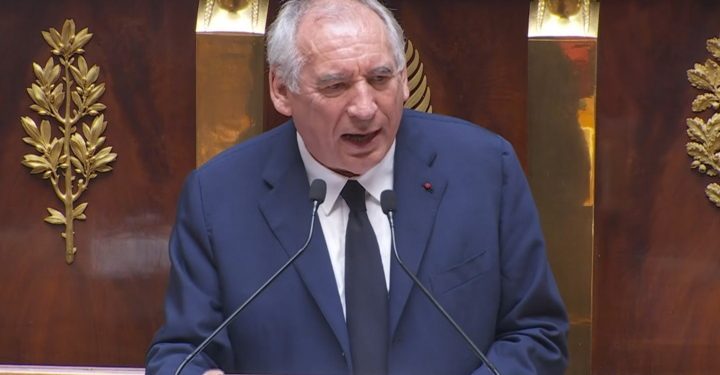 Cade il governo Bayrou, Assemblée Nationale nega la fiducia