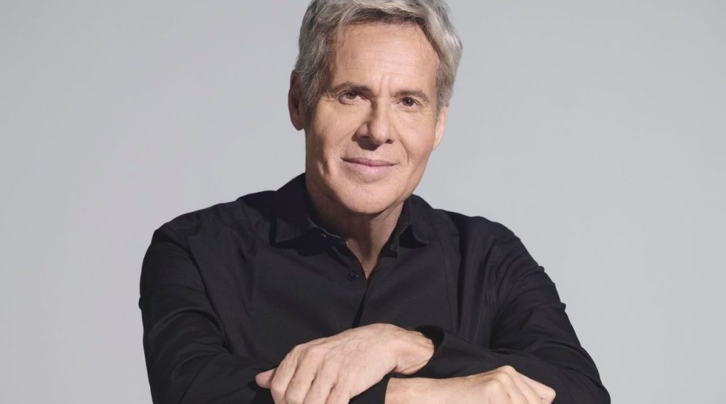 Claudio Baglioni annuncia il “GrandTour la vita è adesso” per l’estate 2026, due in Sardegna: 4 agosto Alghero e 5 agosto a Cagliari