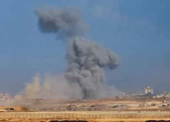 Il sanguinario regime israeliano bombarda ospedale a Gaza: 83 morti dall’alba