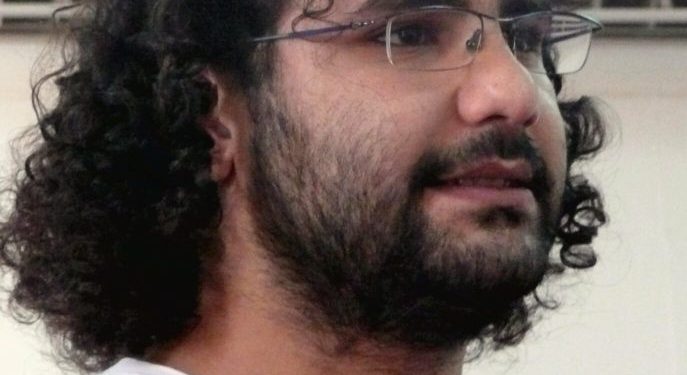 L’Egitto rilascia l’attivista Alaa Abd El Fattah dopo 6 anni di carcere
