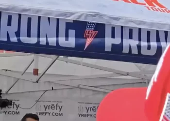 Morto Charlie Kirk, l’attivista conservatore ferito durante un comizio