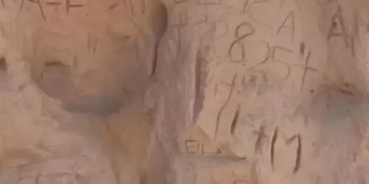 Scritte nella duna fossile di Palau, denuncia del comitato