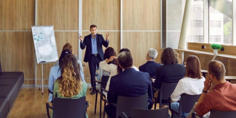 Pedagogisti ed educatori professionali, l’assessora Motzo: “Pedagogia e pubblica amministrazione: lavorare con passione per il benessere collettivo”