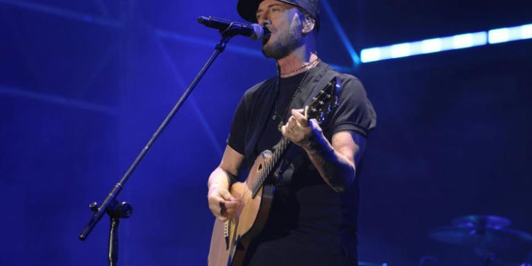 Raf torna con 16 date nei teatri per celebrare i 40 anni di “Self Control”