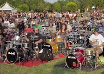 Rock’nCricca porta a Quartu la magia della musica d’insieme, ospite d’eccezione Mike Terrana