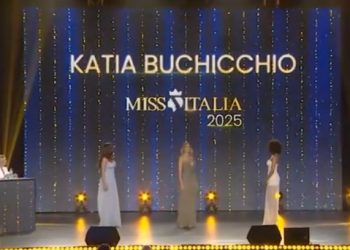 Miss Italia, la gaffe della regia che sbaglia cartello e svela il nome della vincitrice in anticipo