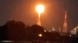 Fumo e fiamme alte dalla raffineria a Sarroch: in tanti denunciano odori nauseabondi