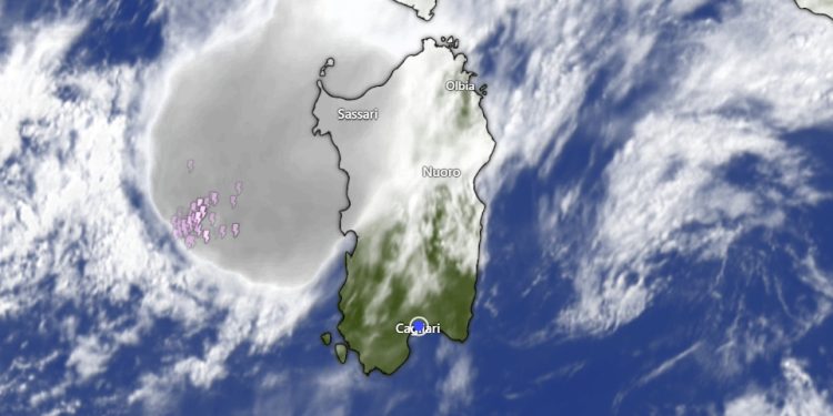 Maltempo, supercella temporalesca in avvicinamento sulla Sardegna