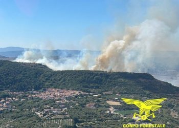 Inferno di fuoco in Sardegna, 32 incendi nelle ultime ore