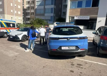 Agonizzante sul marciapiede, un 53enne muore in strada a Sassari