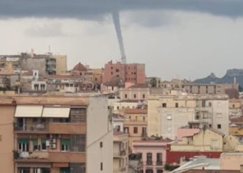 Maltempo, temporale sul cagliaritano: tromba d’aria al Poetto
