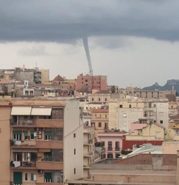 Maltempo, temporale sul cagliaritano: tromba d’aria al Poetto