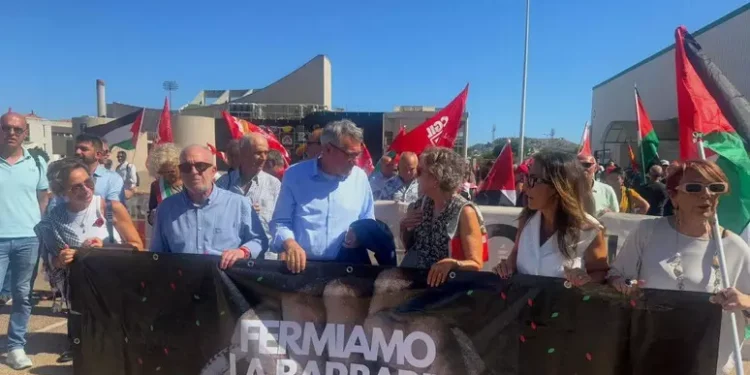 Landini in testa al corteo pro Palestina a Cagliari