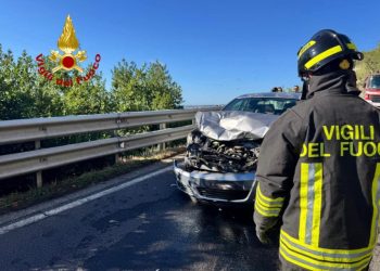 Macomer, scontro tra auto e camion: un ferito
