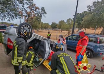 Olbia, perde il controllo dell’auto e finisce contro altre due macchine: una donna ferita
