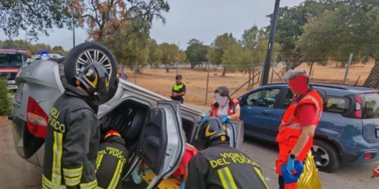 Olbia, perde il controllo dell’auto e finisce contro altre due macchine: una donna ferita