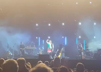 ‘Palestina libera, subito!’, De André e la bandiera sul palco