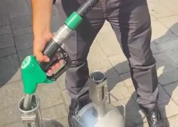 Distributori di benzina col trucco, denunciato un gestore