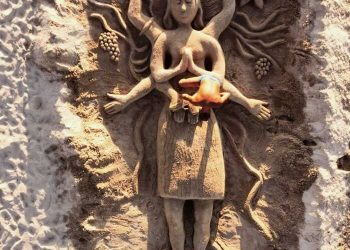 Femminicidio in Gallura, altorilievo in spiaggia per ricordare Cinzia