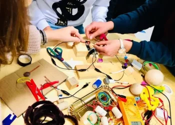 Il 10Lab torna in classe, l’8 e il 9 a Sa Manifattura