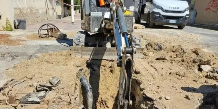 Abbanoa, lavori riparazione condotte in centro a Cagliari
