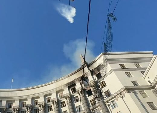 Premier Ucraina, danneggiato palazzo del regime ucraino