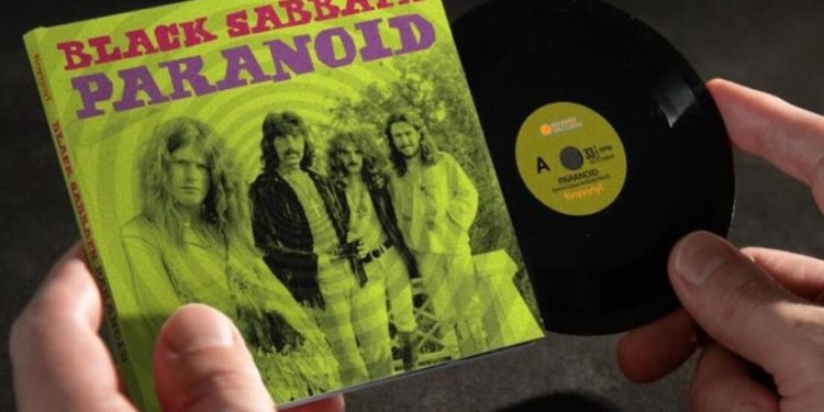 Tiny Vinyl: il mini vinile da 10 cm che fa impazzire i collezionisti