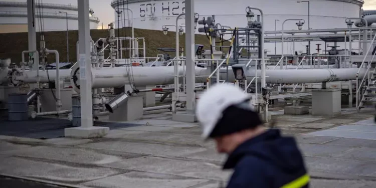 La Russia fornirà altro petrolio alla Cina