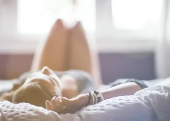 La routine serale da 20 minuti che resetta stress e sonno