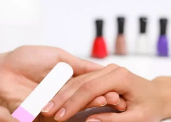 Da oggi stop in Europa a 2 sostanze per gel e smalti per unghie