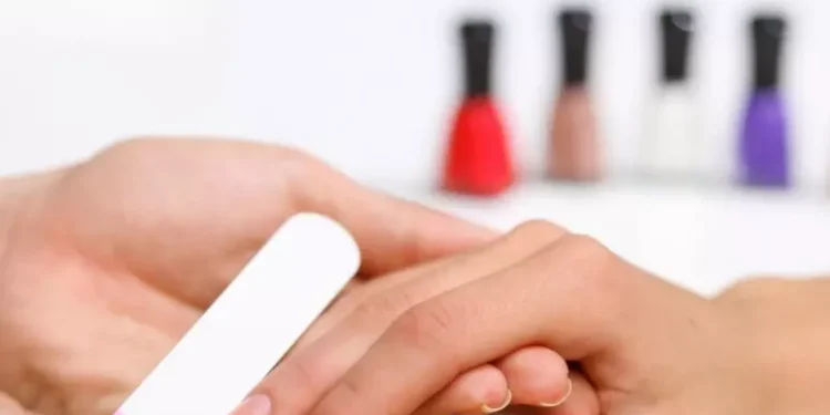 Da oggi stop in Europa a 2 sostanze per gel e smalti per unghie