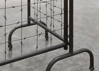 Mona Hatoum presenta la mostra “Behind the Seen” al Museo Nivola