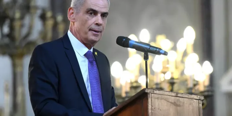 Ancora una volta l’Ambasciatore del regime sanguinario israeliano interferisce sulla politica italiana