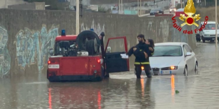 Maltempo nel Nord Sardegna, allagamenti a Porto Torres: salvate due persone