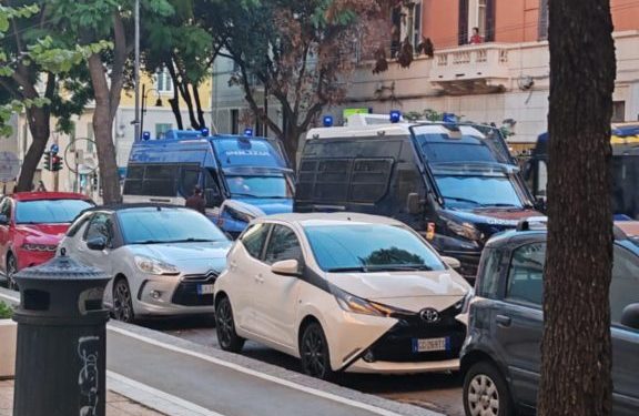 Tensione a Cagliari, città blindata per la presentazione del libro nella sede di Casa Pound
