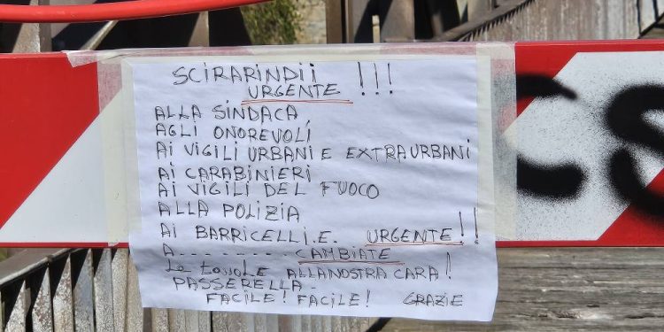 Sestu, passerella da aggiustare: mai iniziati i lavori e i cittadini protestano