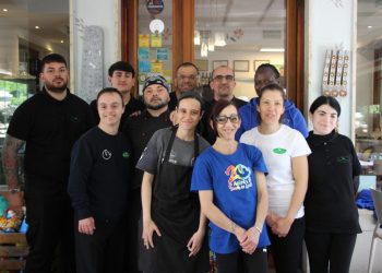 I “buoni e cattivi” a Parigi con il pane frattau per difendere la candidatura della cucina italiana a patrimonio immateriale dell’umanità dell’Unesco