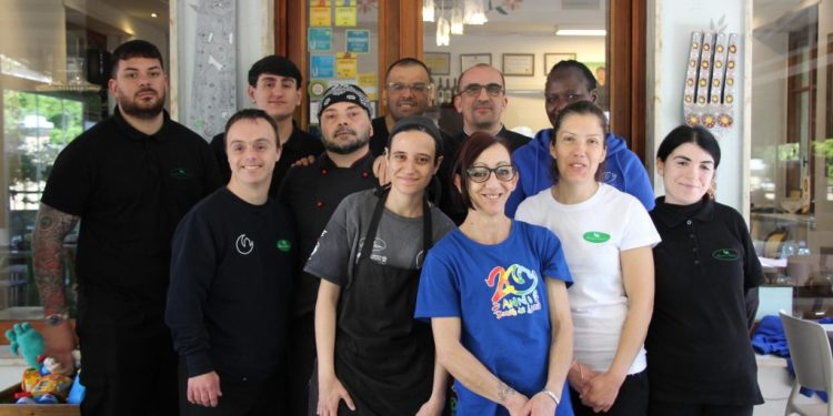 I “buoni e cattivi” a Parigi con il pane frattau per difendere la candidatura della cucina italiana a patrimonio immateriale dell’umanità dell’Unesco