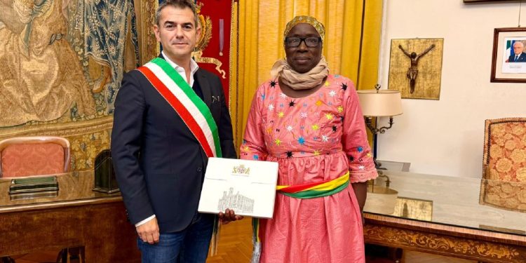 Onu dei Popoli, in Municipio l’incontro tra il sindaco Zedda e la vicesindaca di Thiaroye-sur-Mer Yayi Bayam Diouf