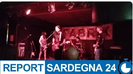 I Cosmetic infiammano il palco del Fabrik: guarda il video