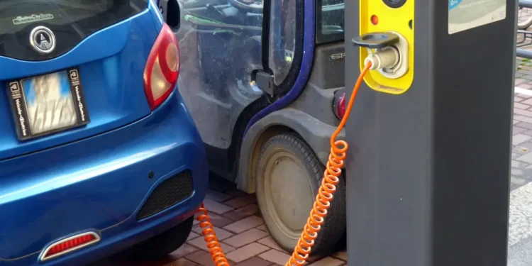 Veicoli elettrici, il Mase allarga la platea per richiedere l’incentivo