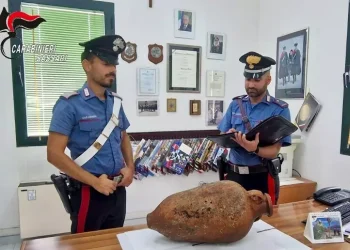 Rara anfora di epoca romana trovata da un sub a Porto S.Paolo